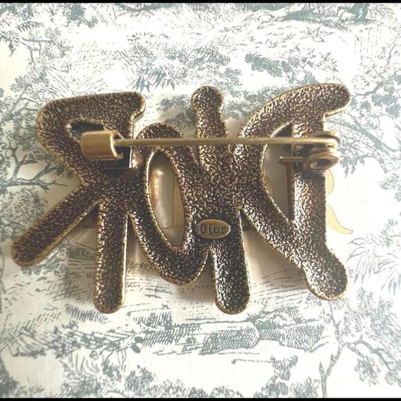 Christian Dior Brushed Deep Gold "Dior" Brooch (CDXX032) - Picture 2 of 4